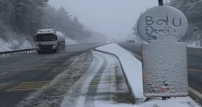 Bolu Dağı’nda kar etkili oluyor