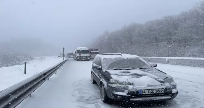 Bolu Dağı’nda kar yağışı etkisini artırdı