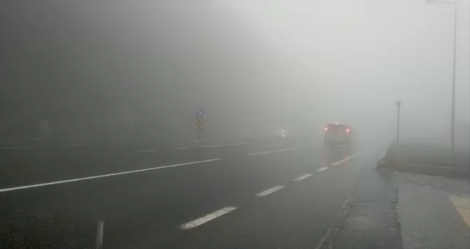 Bolu Dağı'nda sis etkili oluyor