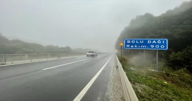 Bolu Dağı'nda sis etkili oluyor