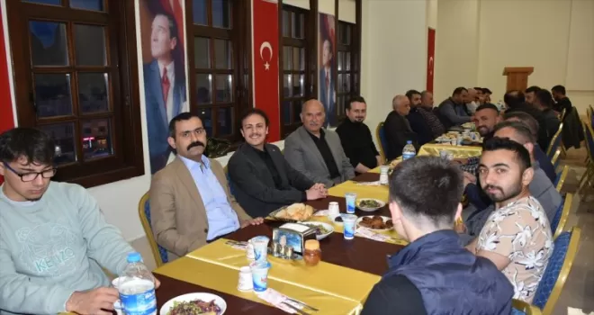 Boyabat’ta afetzedelerle depremde gönüllü çalışanlar bir araya geldi