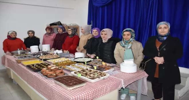 Boyabat’ta depremzedeler yararına kermes düzenlendi