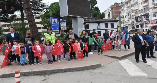 Boyabat'ta "Yayalara öncelik duruşu, hayata saygı duruşu" etkinliği yapıldı