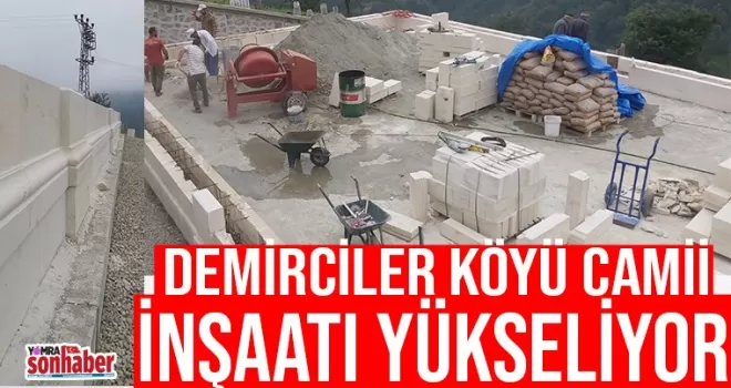Camii inşaatı yükseliyor
