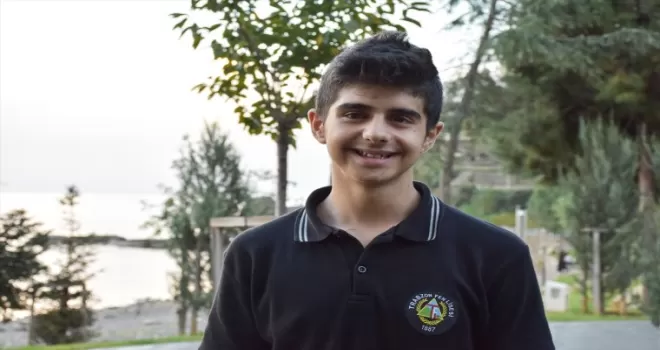 Çocukken göz kanseri ve lösemiyi yenen Boğaçhan’ın hayali aktörlük