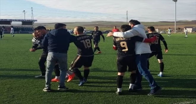 Çorum'da 1. Amatör Küme maçında saldırıya uğrayan hakemin burnu kırıldı