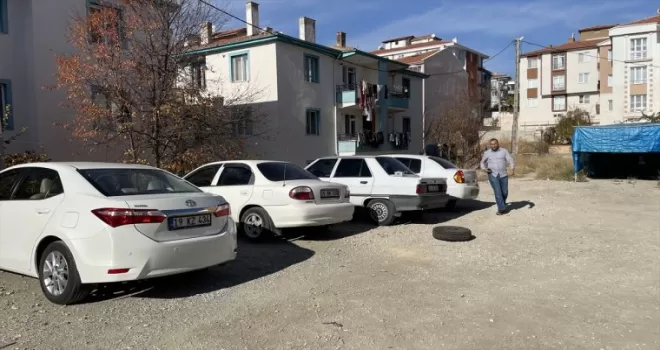 Çorum'da 10 aracın lastikleri kesildi