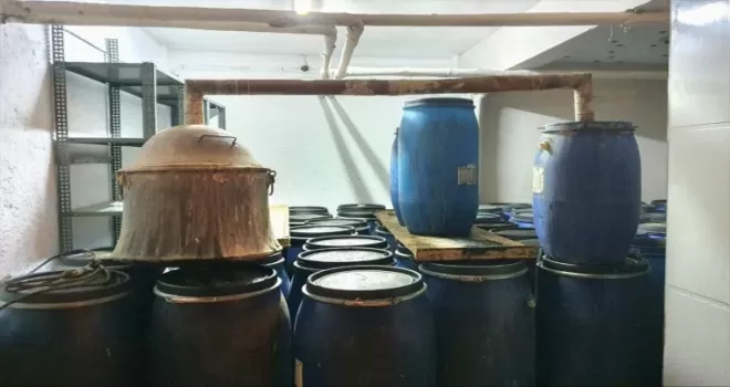 Çorum'da 12 bin 500 litre sahte içki ele geçirildi