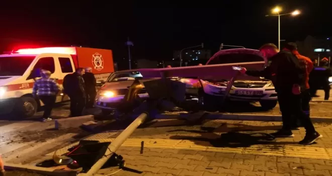 Çorum'da 2 otomobilin çarpıştığı kazada 1 kişi yaralandı