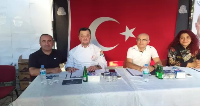 Çorum’da 4. Geleneksel İskilip Dolma, Turşu, Çilek Festivali başladı