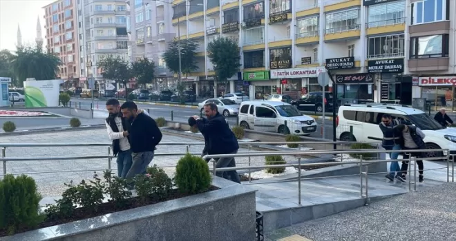 Çorum’da bir kişiyi gasbeden 3 zanlı tutuklandı