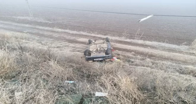 Çorum’da devrilen otomobildeki 3 kişi yaralandı