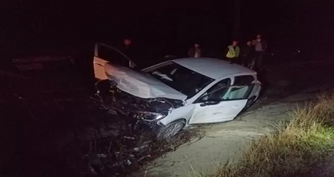 Çorum’da iki otomobil çarpıştı, 3 kişi yaralandı