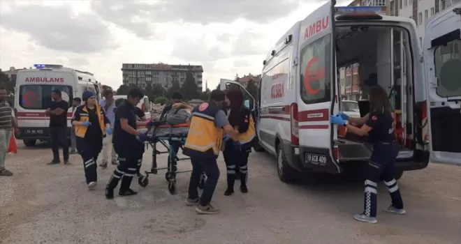 Çorum’da iş makinesinden düşen işçi yaralandı