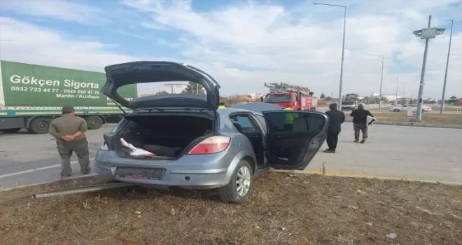 Çorum'da kavşakta çarpışan pikap ve otomobildeki 4 kişi yaralandı