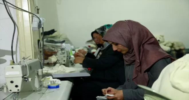 Çorum'da kooperatif kuran 8 kadın, pelüş oyuncak üretiyor