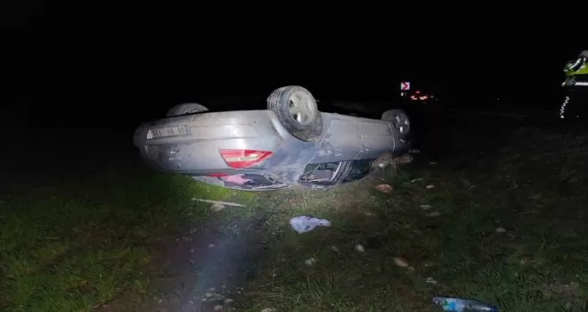 Çorum’da şarampole devrilen otomobildeki 4 kişi yaralandı