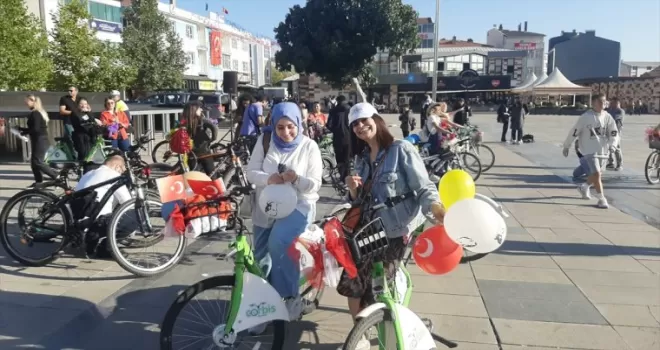 Çorum’da “Süslü Kadınlar Bisiklet Turu“ düzenlendi