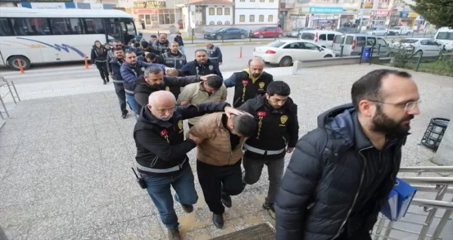 Çorum’da “teleskop operasyonu“ ile yakalanan 9 hırsızlık zanlısı adliyede