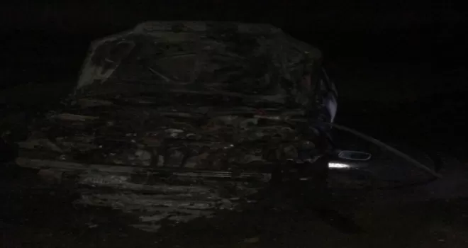 Çorum’da yanan otomobil kullanılamaz hale geldi