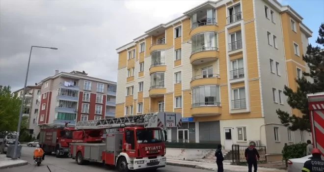 Çorum’da yangın çıkan dairede hasar oluştu