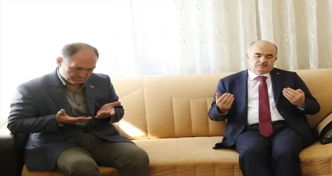 Çorum Valisi Dağlı, Şehit Şenay Aybüke Yalçın’ın babasını ziyaret etti