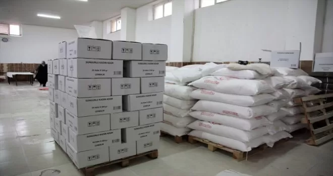 Çorumlu kadınlar depremzedelere mantı ve çorbalık üretiyor
