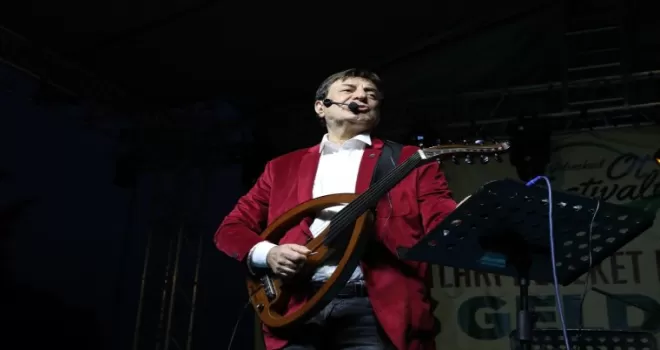 Coşkun Sabah Düzce’de konser verdi