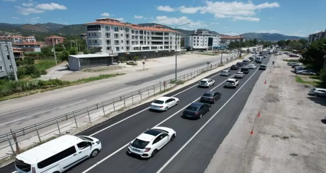 D100 kara yolunun Çorum’un Osmancık ilçesindeki bölümlerinde bayram yoğunluğu