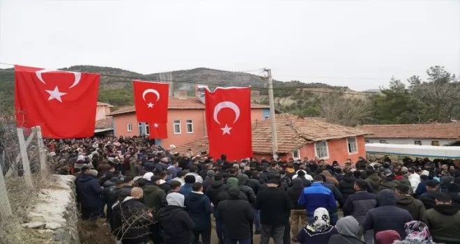 Depremde şehit olan Piyade Er Sümbül'ün cenazesi Çorum'da defnedildi