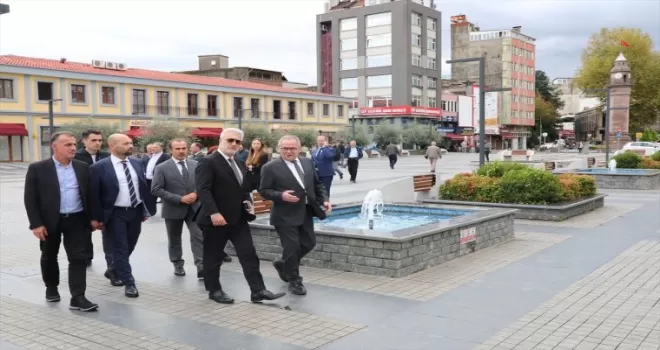 Devlet Tiyatroları Genel Müdürü Karadağlı, Samsun’da ziyaretlerde bulundu