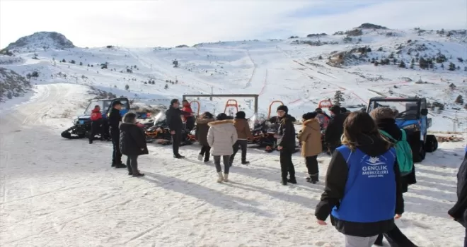 Dezavantajlı çocuklar karne sevincini Kartalkaya'da yaşadı