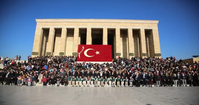 Doğa Koleji öğrencileri Anıtkabir'i ziyaret etti
