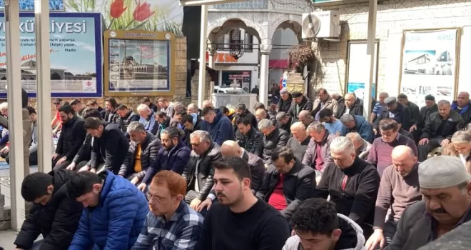 Doğu Marmara ve Batı Karadeniz’de ramazanın ilk cuma namazı kılındı