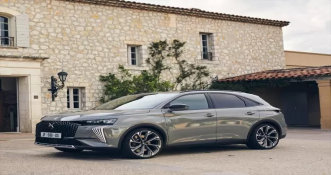 DS 7 ailesinin en üst versiyonu “e-Tense 4X4 360“ Türkiye’de