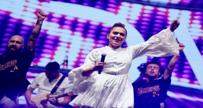 “Dünya Düzce Günleri“ Demet Akalın konseriyle sona erdi