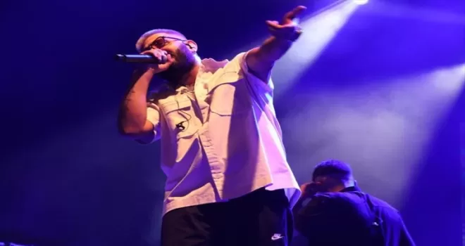 “Dünya Düzce Günleri“nde Burak King ile Tefo-Seko sahne aldı