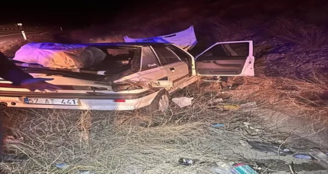 Durağan ilçesinde su kanalına düşen otomobilin sürücüsü yaralandı