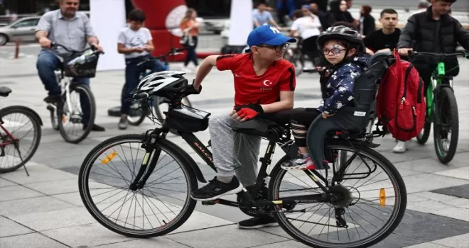 Düzce’de bisiklet tutkunları bahar festivalinde pedal çevirdi