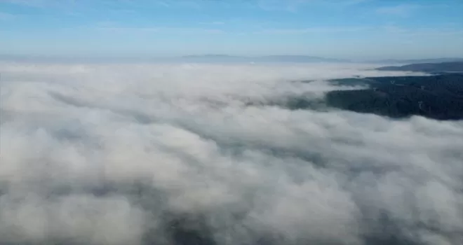 Düzce'de Bolu Dağı'nın eteklerinde sis tabakası oluştu