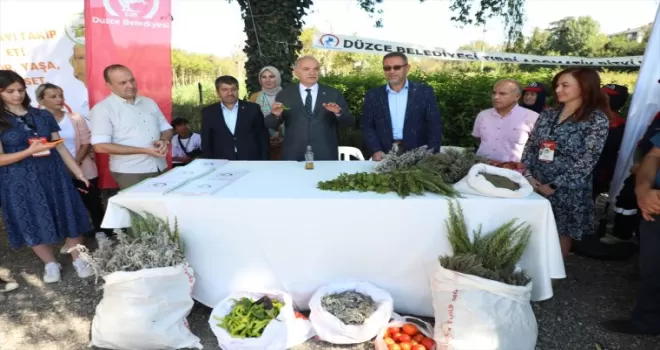 Düzce'de çocuklar bitkileri toprağa dokunarak tanıyor