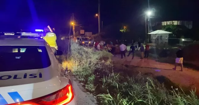 Düzce’de devrilen otomobildeki 2 kişi yaralandı