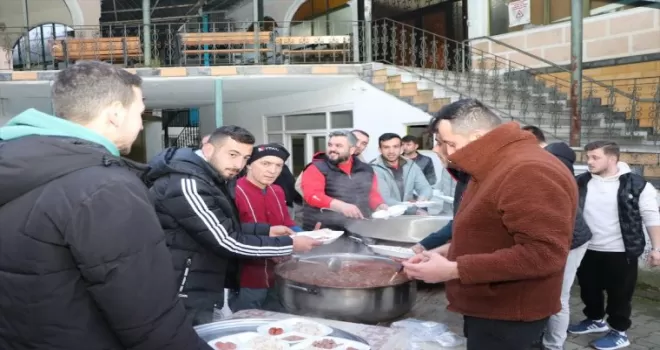Düzce’de Dokuzdeğirmen köyü sakinleri asırlık iftar geleneklerini sürdürdü