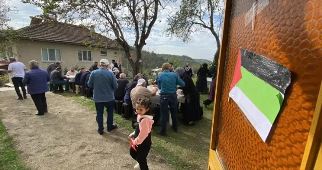 Düzce’de Filistinlilere destek kermesi düzenlendi