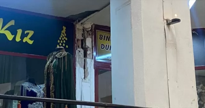 Düzce'de hasar gören bazı ev ve iş yerleri görüntülendi