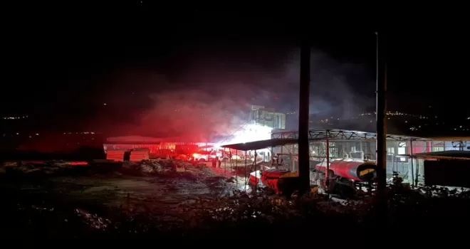 Düzce’de kereste fabrikasının toz silosunda çıkan yangın söndürüldü