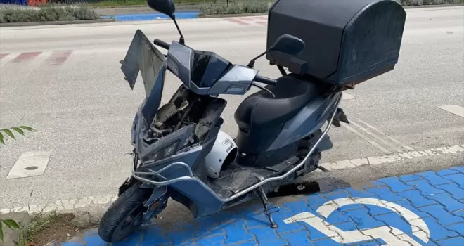 Düzce’de minibüs ile çarpışan motosikletin sürücüsü yaralandı