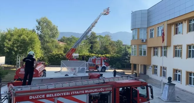 Düzce’de okulda çıkan yangın söndürüldü