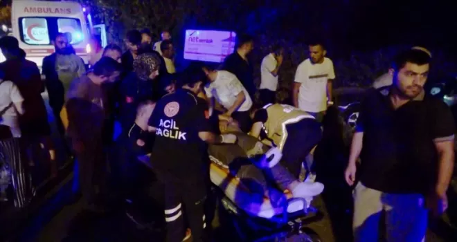 Düzce’de önündeki araca çarpan otomobildeki 4 kişi yaralandı
