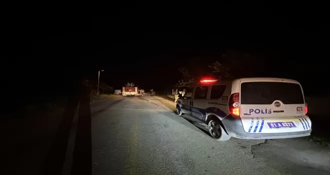 Düzce’de park halindeki kamyonet yandı